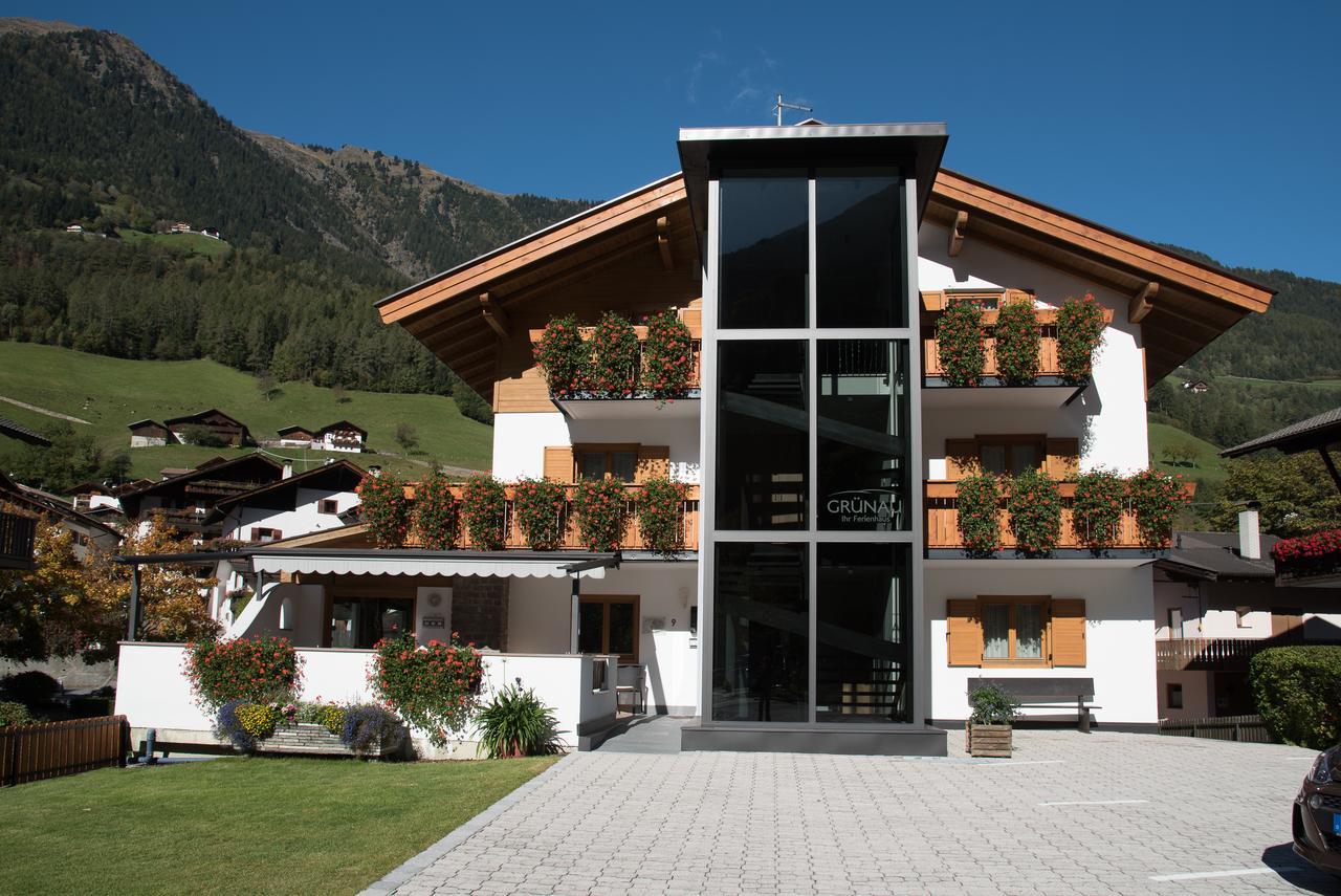 Hotel Garni Grünau San Martino in Passiria Exterior foto