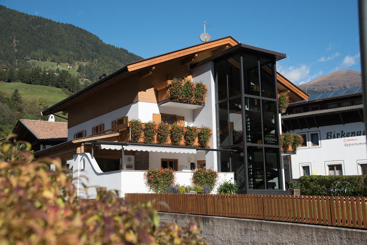Hotel Garni Grünau San Martino in Passiria Exterior foto